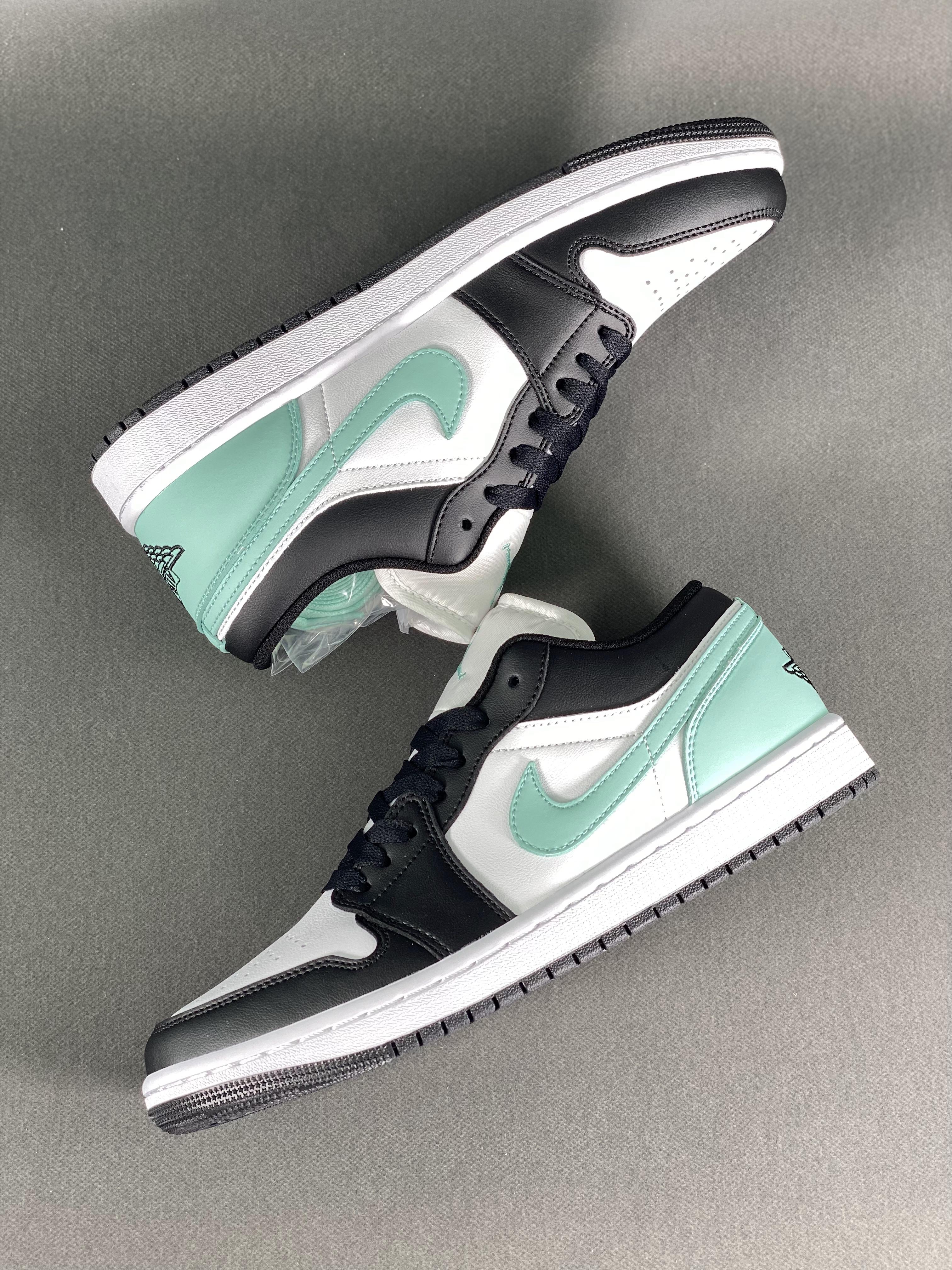 Jordan Air Jordan 1 Low Aj1 Joe 1 White Green Low-top Basketball Shoes Item Number: 553558-131 Size: 36-46 (with Half Size) Using Simple Color Matching, Simple And Casual. Jordan 9 On The Shoe Body - Image 5