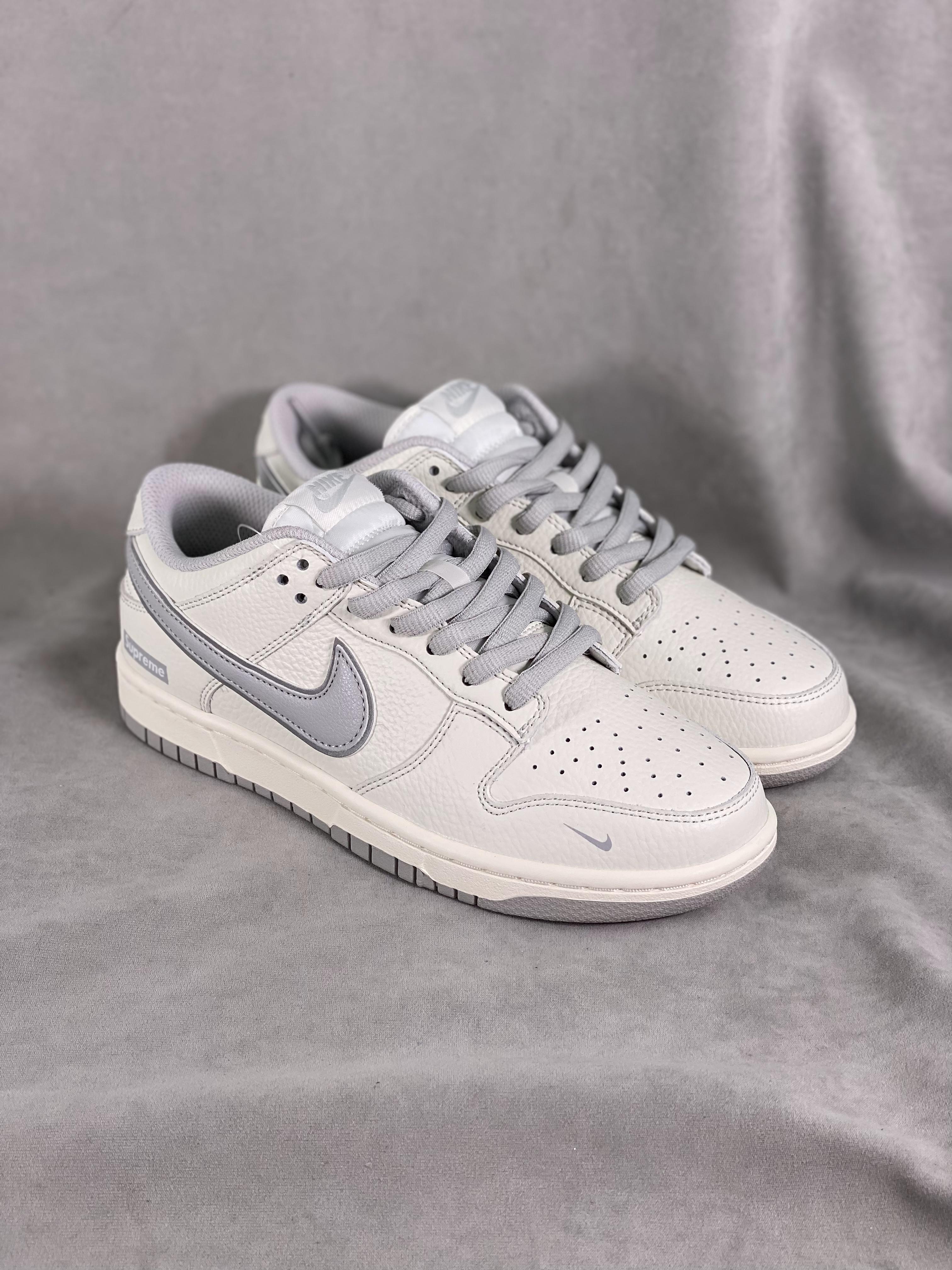 Nike Dunk Sb Low Supreme Co-branded Beige Gray Item Number: Rm2308 233 Size: 36-46 (with Half Size) Using Simple Color Matching, Simple And Casual. The Jordan Brand Logo On The Shoe Body Is Detailed 9 - Image 7